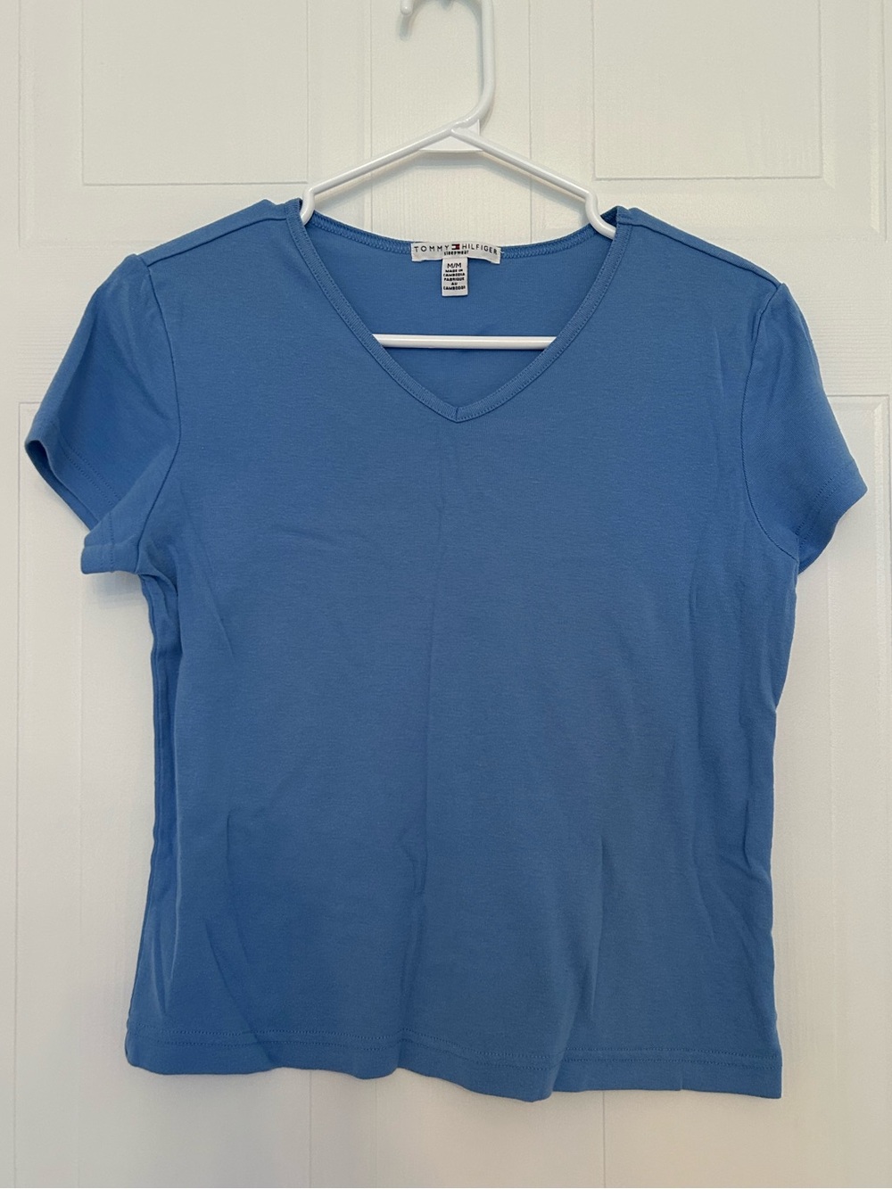 Tommy Hilfiger Short Sleeve V-Neck Tee in Cornflower Blue Women’s Size M